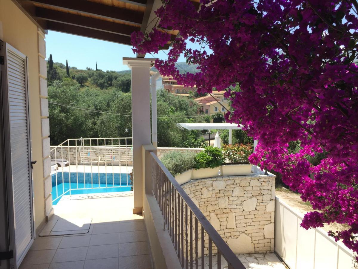 Villa Petrino - Central Flat Location Within Kassiopi. Sleeps 8 Экстерьер фото