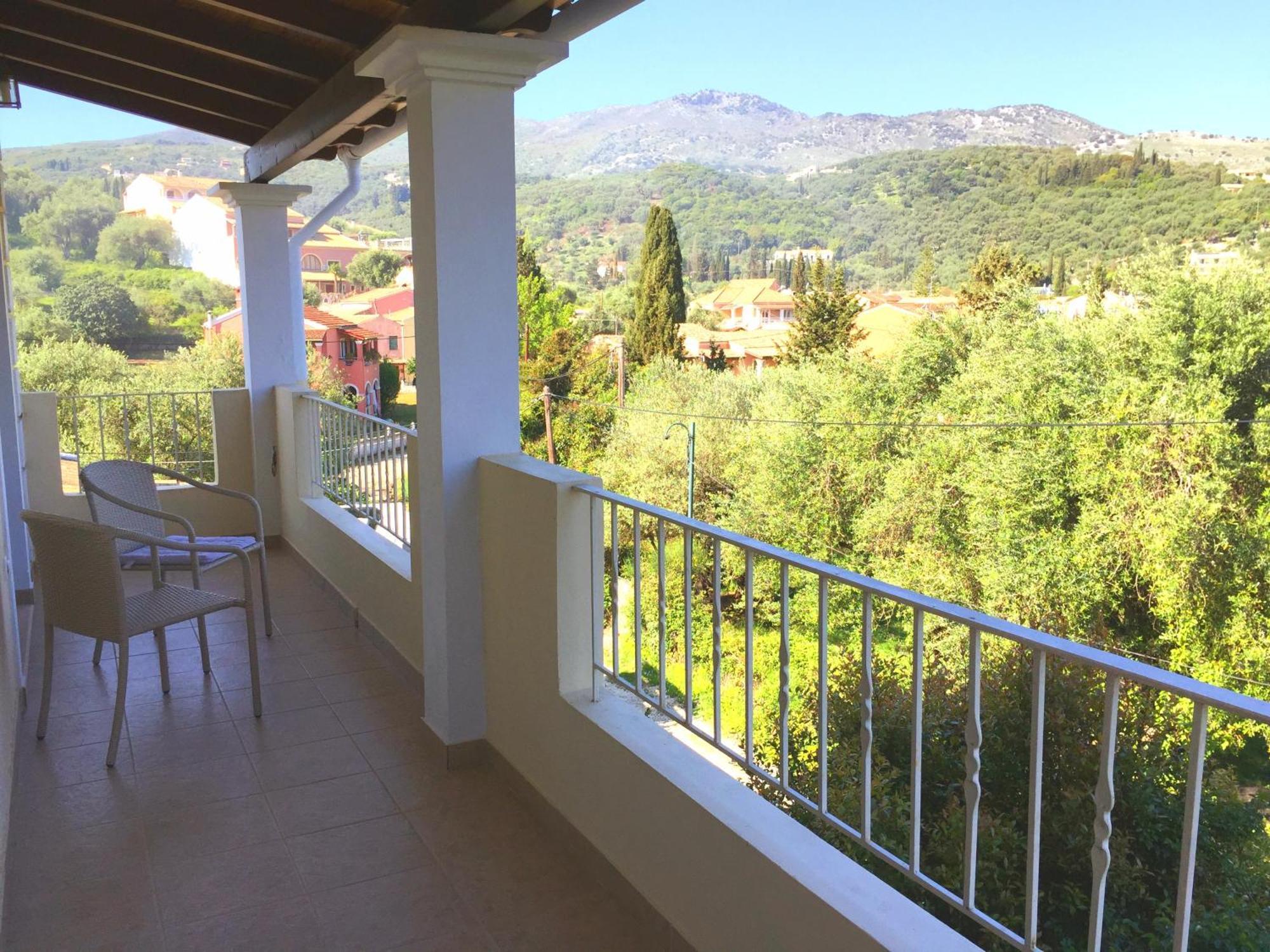 Villa Petrino - Central Flat Location Within Kassiopi. Sleeps 8 Экстерьер фото